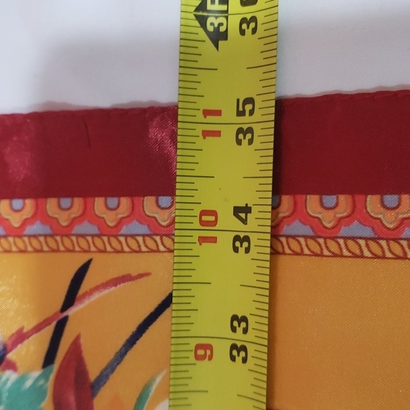 R-1687- Women's Scarf Red Cream Colors NWT - Picture 4 of 9